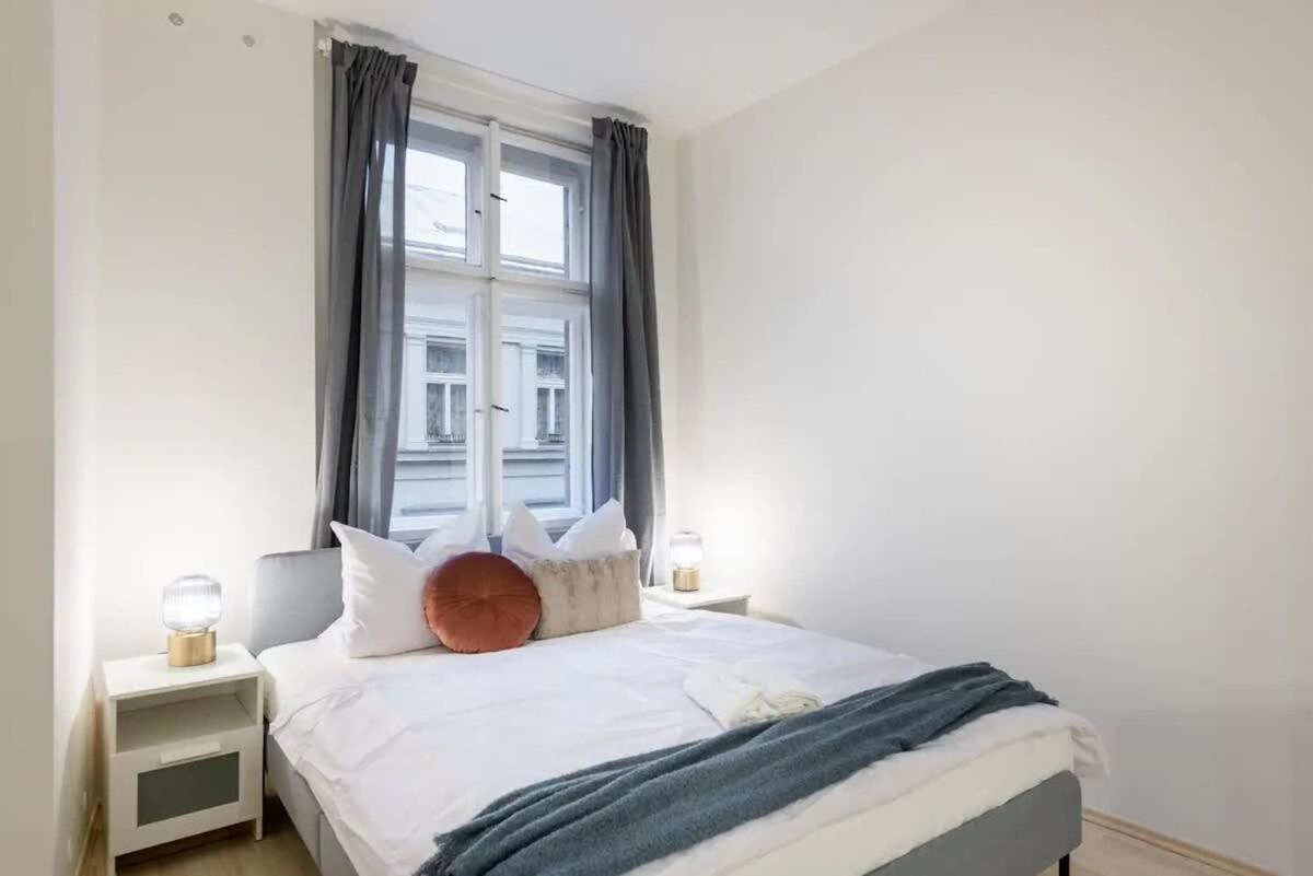 Vast Old Town For 3 Apartment Prague